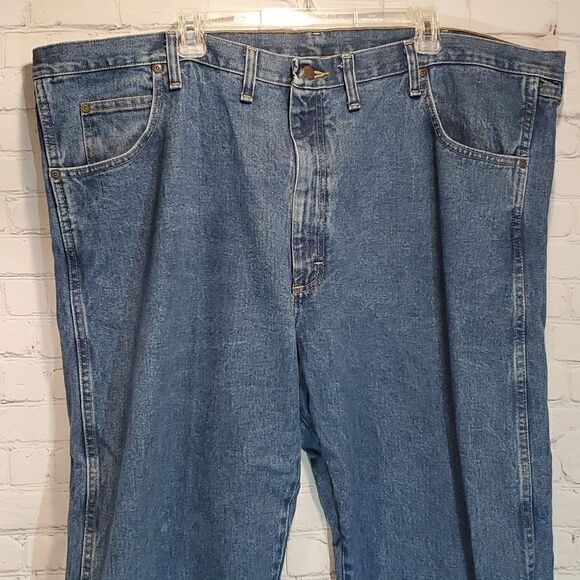 Men's big and tall rugged wear  Wrangler relaxed fit jeans - Picture 2 of 8